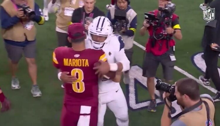 Washington Commanders vs. Dallas Cowboys – alle Highlights auf Deutsch kommentiert. | NFL-Saison 2025, 7. Spieltag

Die Cowboys schlagen die Commanders mit 44:22. Quarterback Dak Prescott wirft drei Touchdowns, unter anderem einen 74-Yard-Pass zu CeeDee Lamb, und DaRon Bland fängt eine Interception, die er über 68 Yards für einen Touchdown returniert. Jayden Daniels verletzt sich bei den Commanders und das Team kann den Rückschlag nicht mehr auffangen.

Jeden Sonntag siehst du 2 NFL-Spiele ab 19 Uhr kostenlos im Free-TV auf RTL. Dazu gibt es auf RTL+ ein zweites Spiel um 19 Uhr – alles natürlich komplett auf Deutsch kommentiert und präsentiert von den bekanntesten deutschen NFL-Faces.

Jeden Sonntag siehst du 2 NFL-Spiele zur besten Sendezeit exklusiv auf Deutsch kommentiert live auf DAZN. Dazu gibt es alle Nachtspiele und die NFL-Konferenzen Red Zone und Endzone sonntags live ab 19 Uhr.

Alle NFL-Spiele des Spieltags siehst du nur mit dem NFL Game Pass auf DAZN – im US-amerikanischen , tags: gegen - youtube