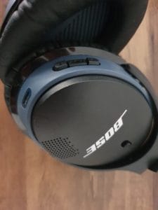 Bose SoundLink Around Ear 2 Ohrmuschel mit Anschlüssen