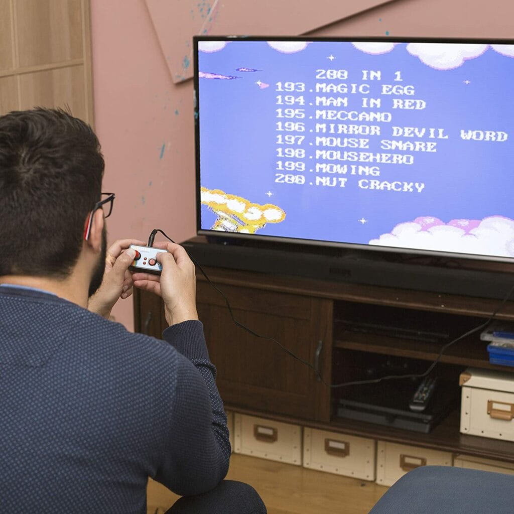 Einfach an den TV anschließen, Konsole einschalten und schon geht es los