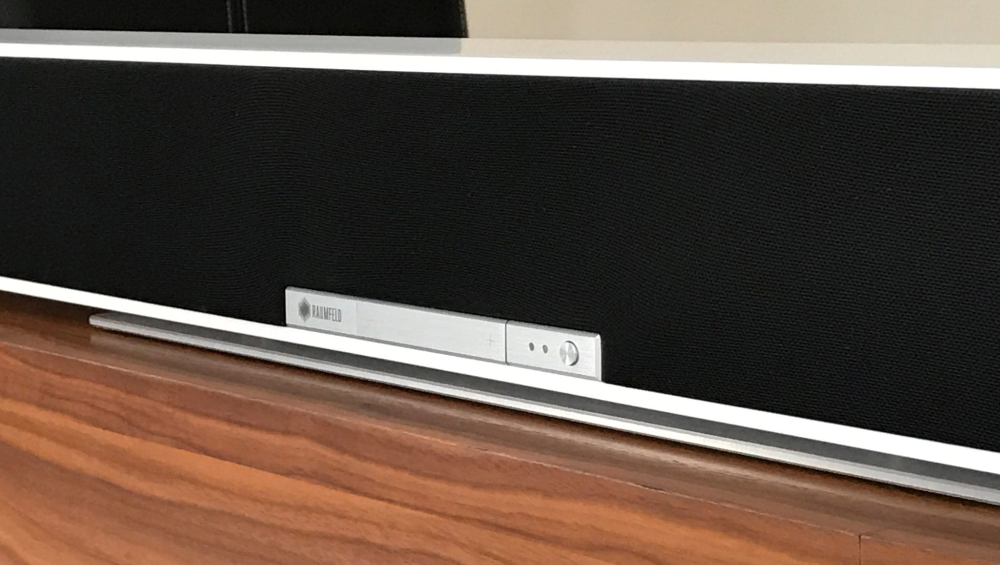 Teufel Raumfeld Soundbar von vorne